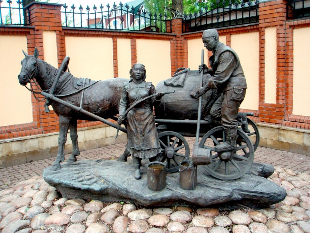 Памятник водовозу Казань