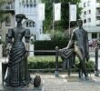 Памятник Антон Чехов и дама с собачкой
